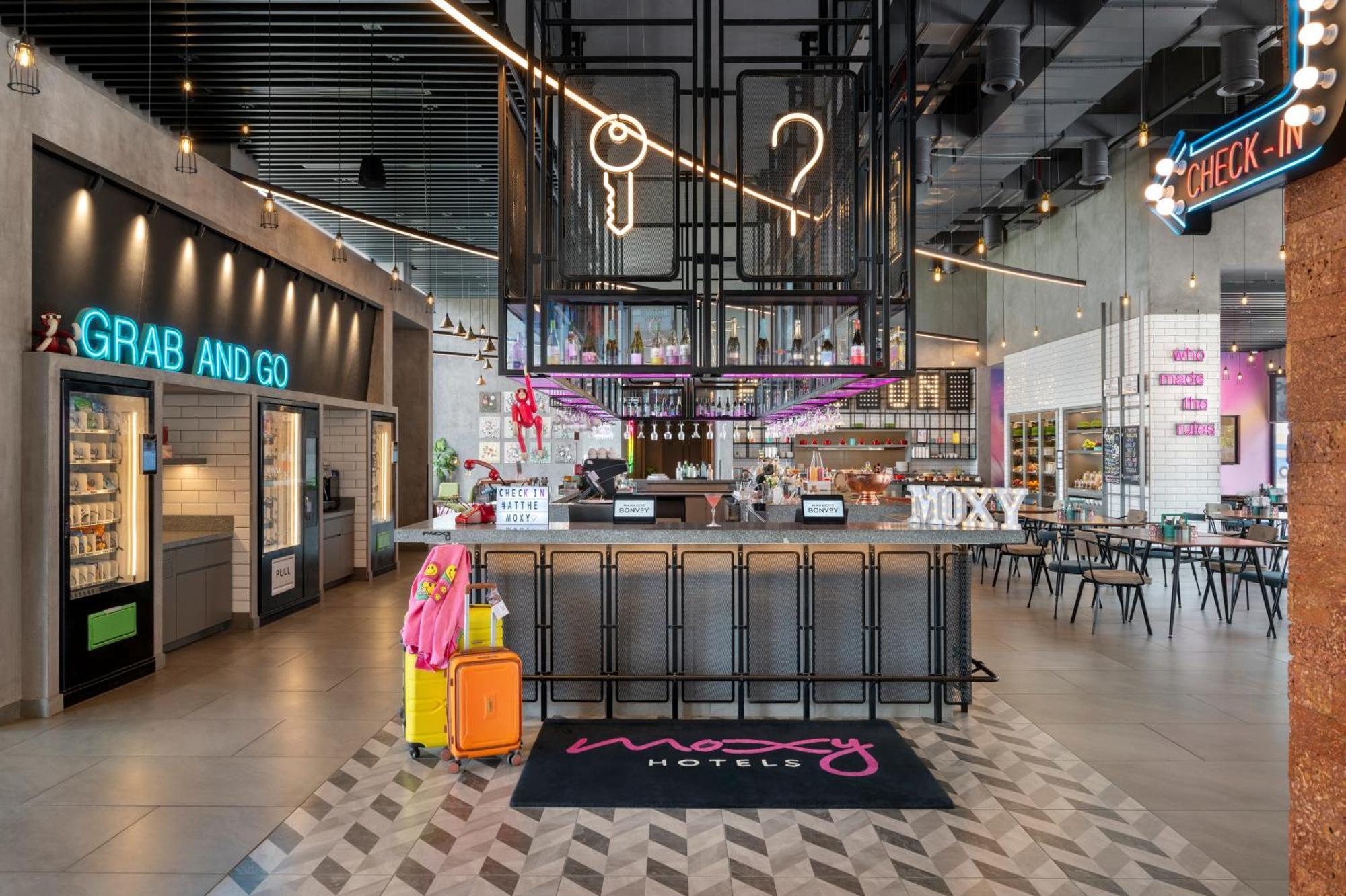 ホテル Moxy Bengaluru Airport Prestige Tech Cloud Devanahalli エクステリア 写真
