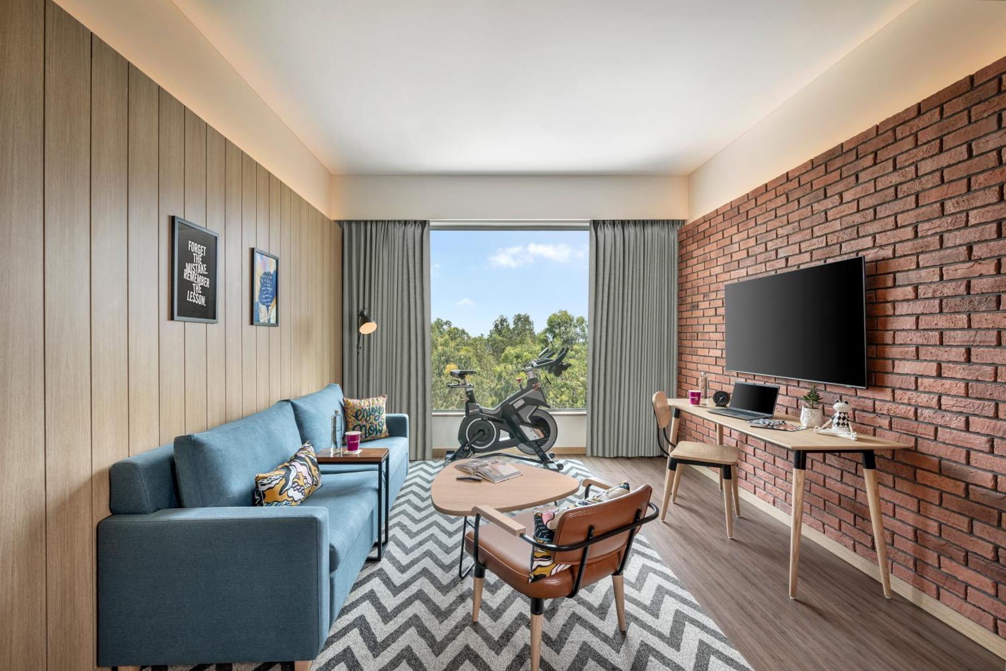 ホテル Moxy Bengaluru Airport Prestige Tech Cloud Devanahalli エクステリア 写真